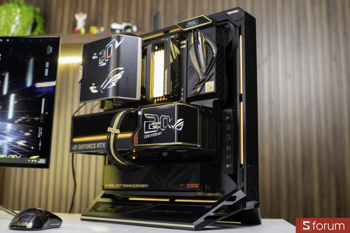 Mặt trước PC ASUS ROG 20th ANNIVERSARY