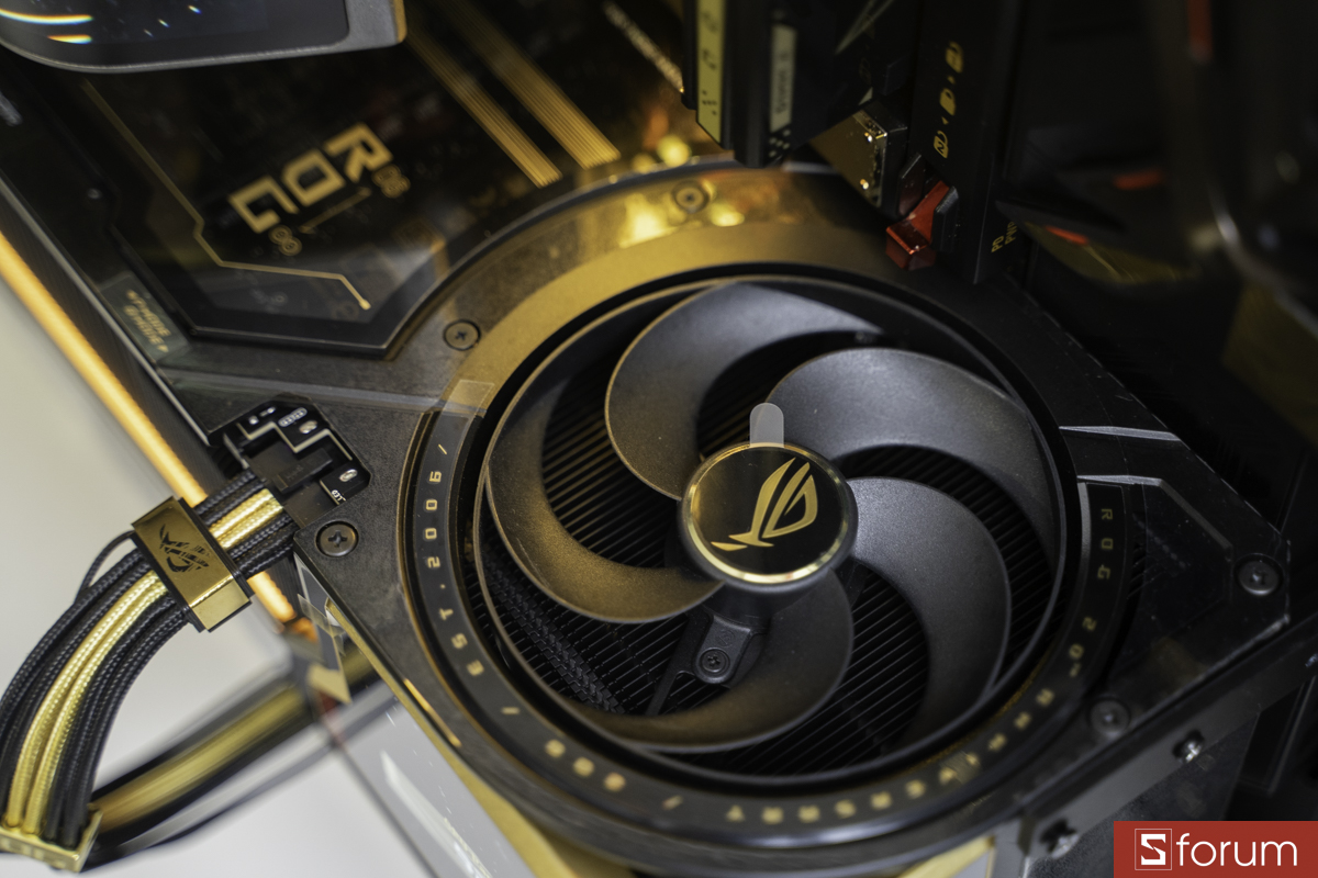 RTX 5090 trên PC ASUS ROG 20th ANNIVERSARY