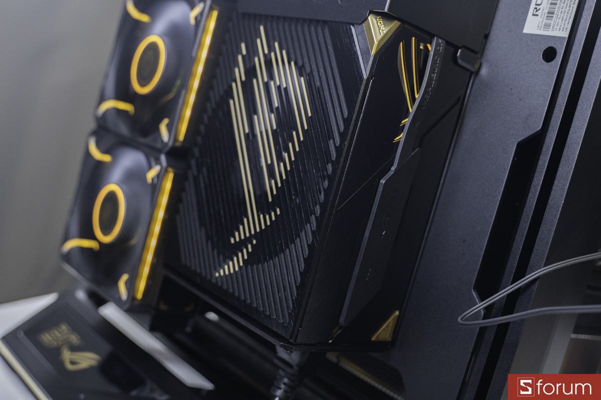 PSU 3000W trên PC ASUS ROG 20th ANNIVERSARY