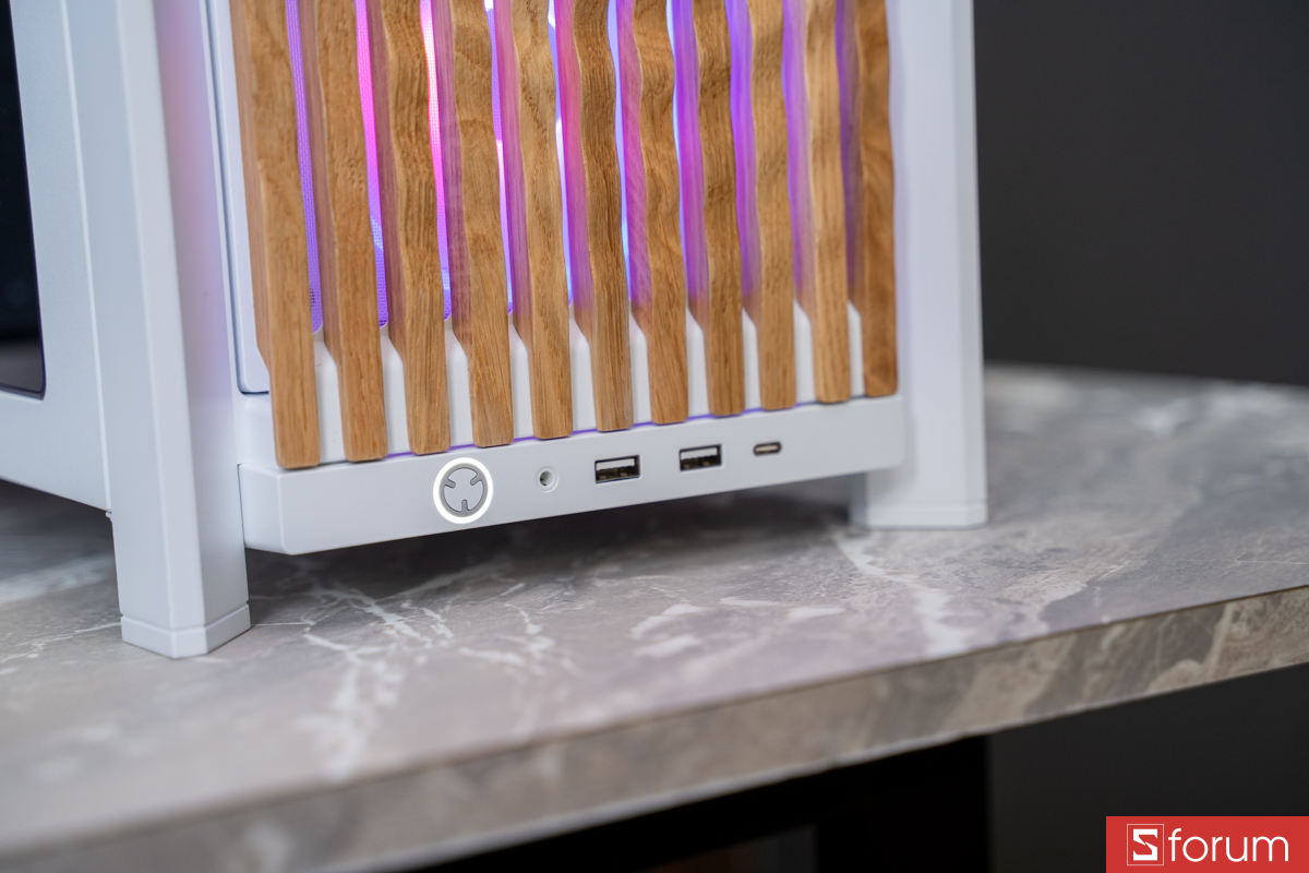 Cổng kết nối trên PC GIGABYTE AORUS