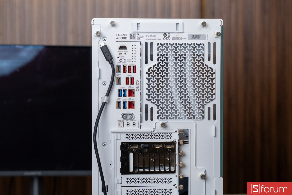 Cổng kết nối trên PC GIGABYTE AORUS