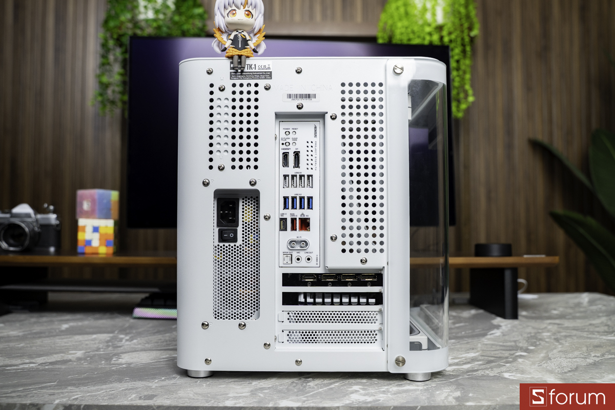 Hệ thống cổng kết nối trên PC GIGABYTE