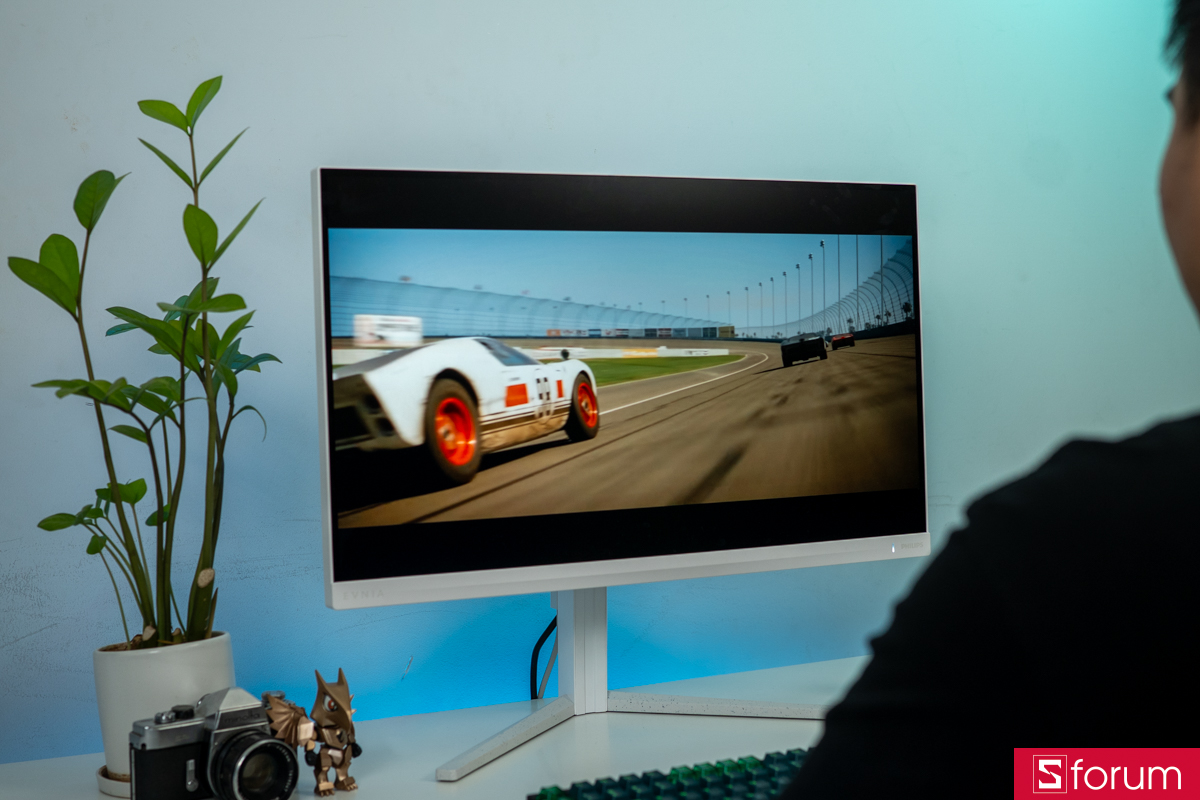 Giải trí trên Philips Evnia 27M2N5901A