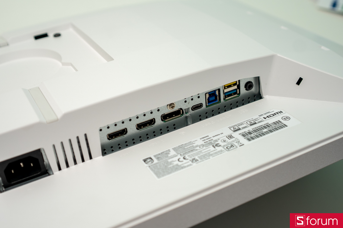 Cổng kết nối trên Philips Evnia 27M2N5901A