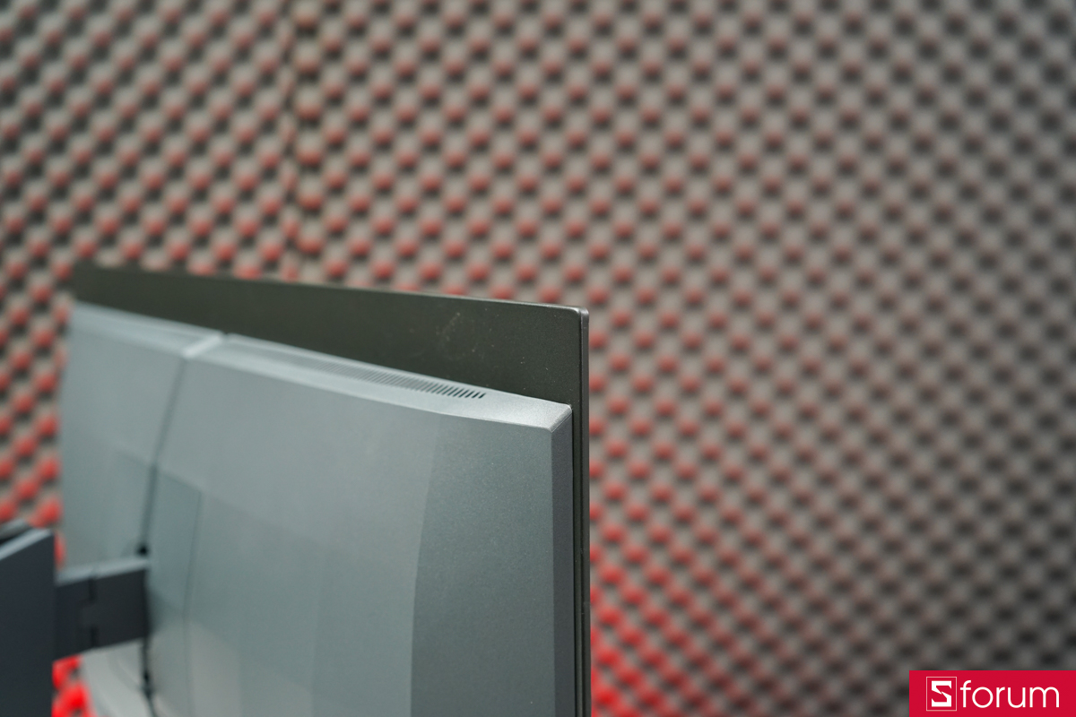 Mặt sau Philips Evnia 27M2N6500