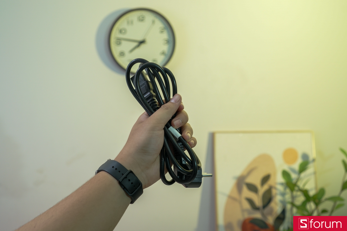 Dây nguồn màn hình Philips Evnia 27M2N6500