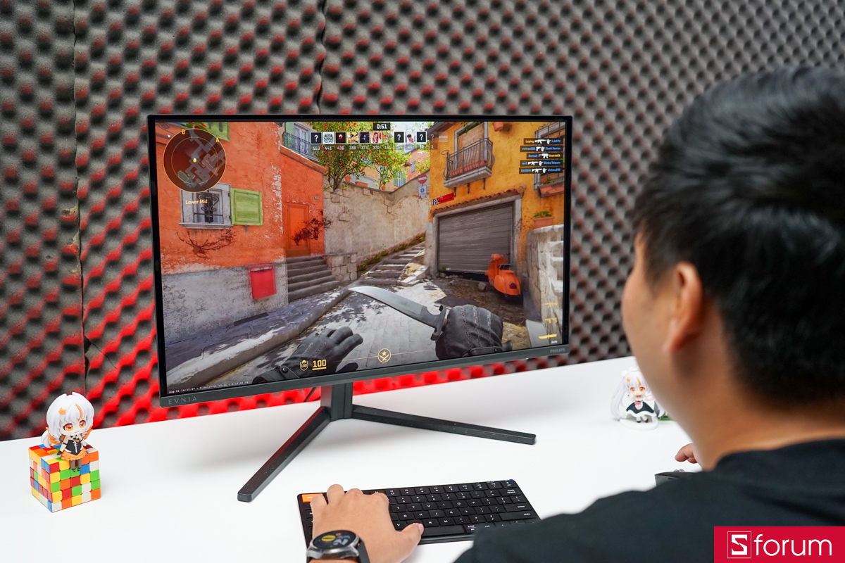 Chơi game trên Philips Evnia 27M2N6500