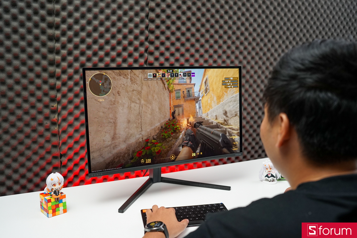 Chơi game trên Philips Evnia 27M2N6500