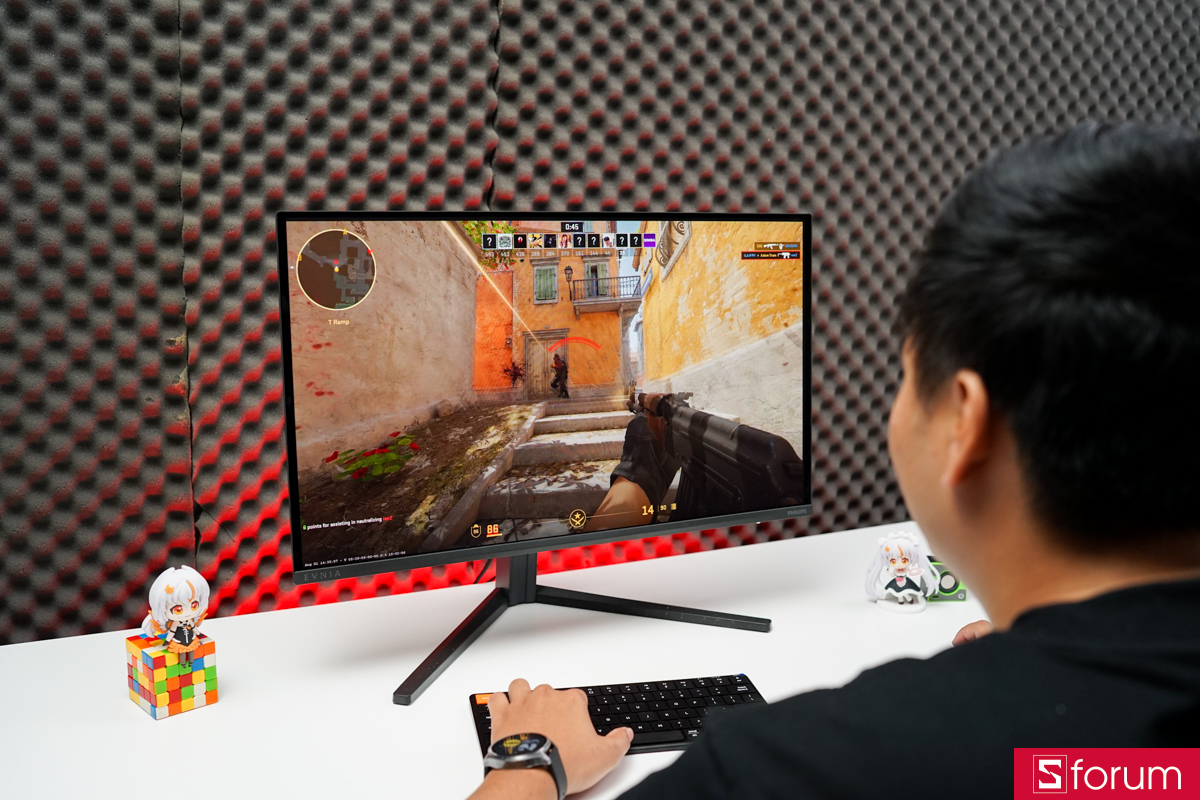 Chơi game trên Philips Evnia 27M2N6500