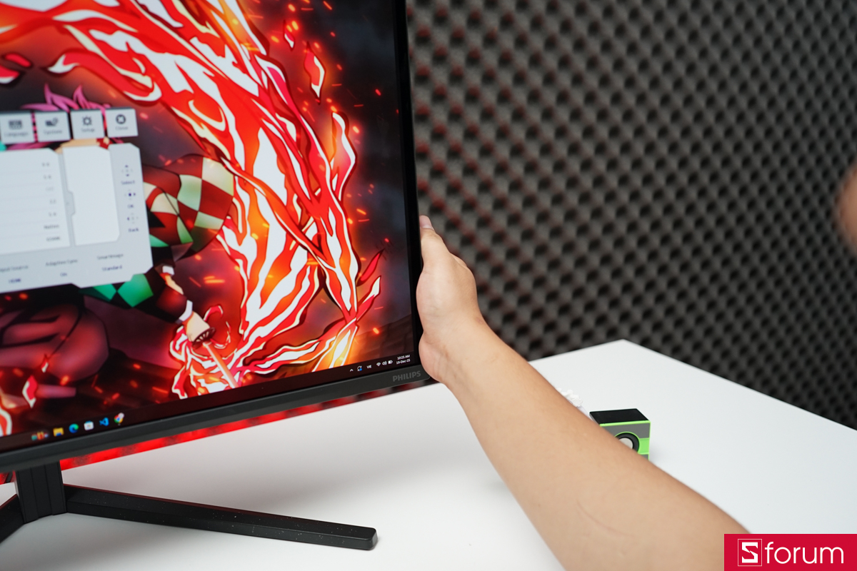 Cạnh màn hình Philips Evnia 27M2N6500