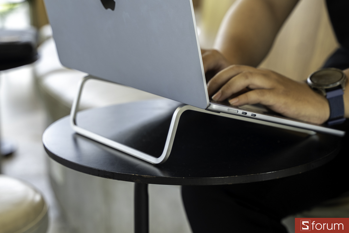 Thân hình tối giản của Rain Design mBar