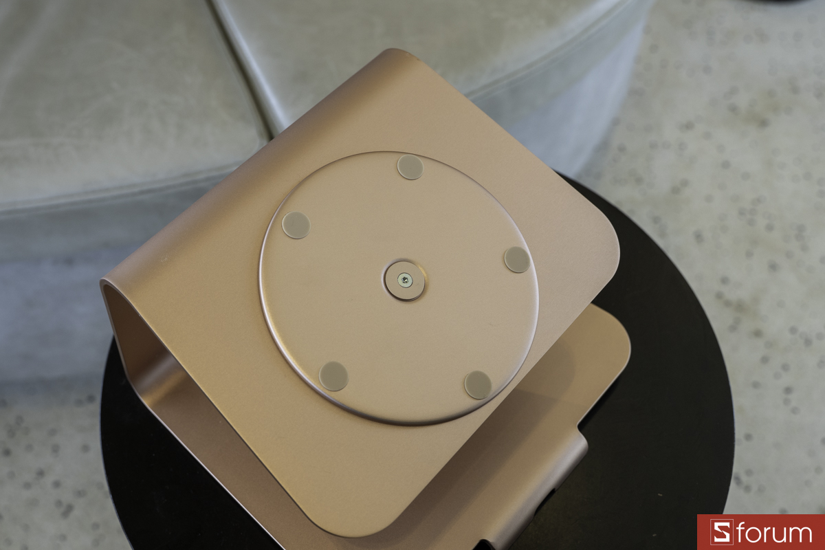 Bánh xe 360 ở mặt đáy Rain Design mStand 360