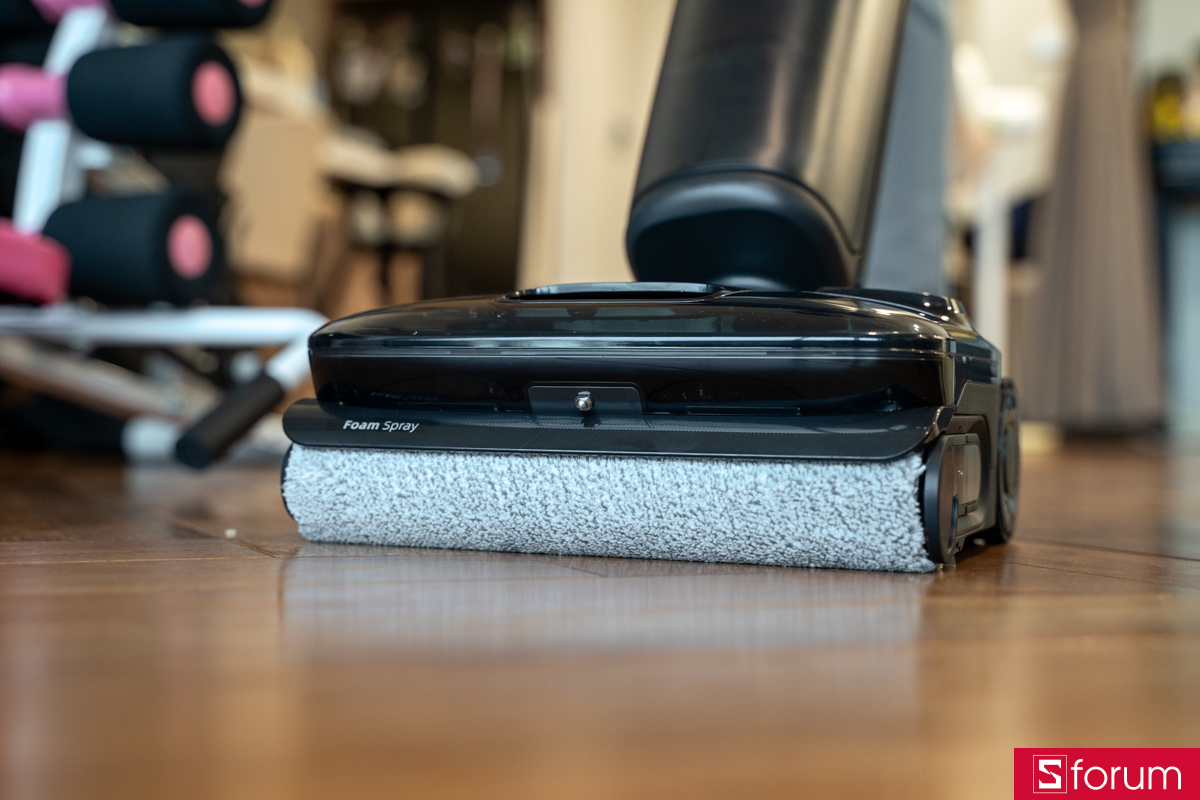 Cuộn lăn trên Roborock F25 Ace Pro luôn sạch