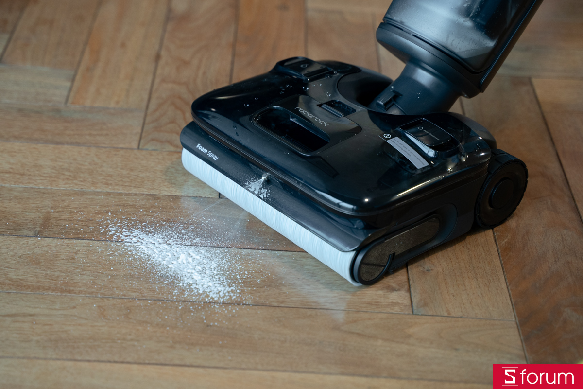 Khả năng tạo bọt lau nhà trên Roborock F25 Ace Pro