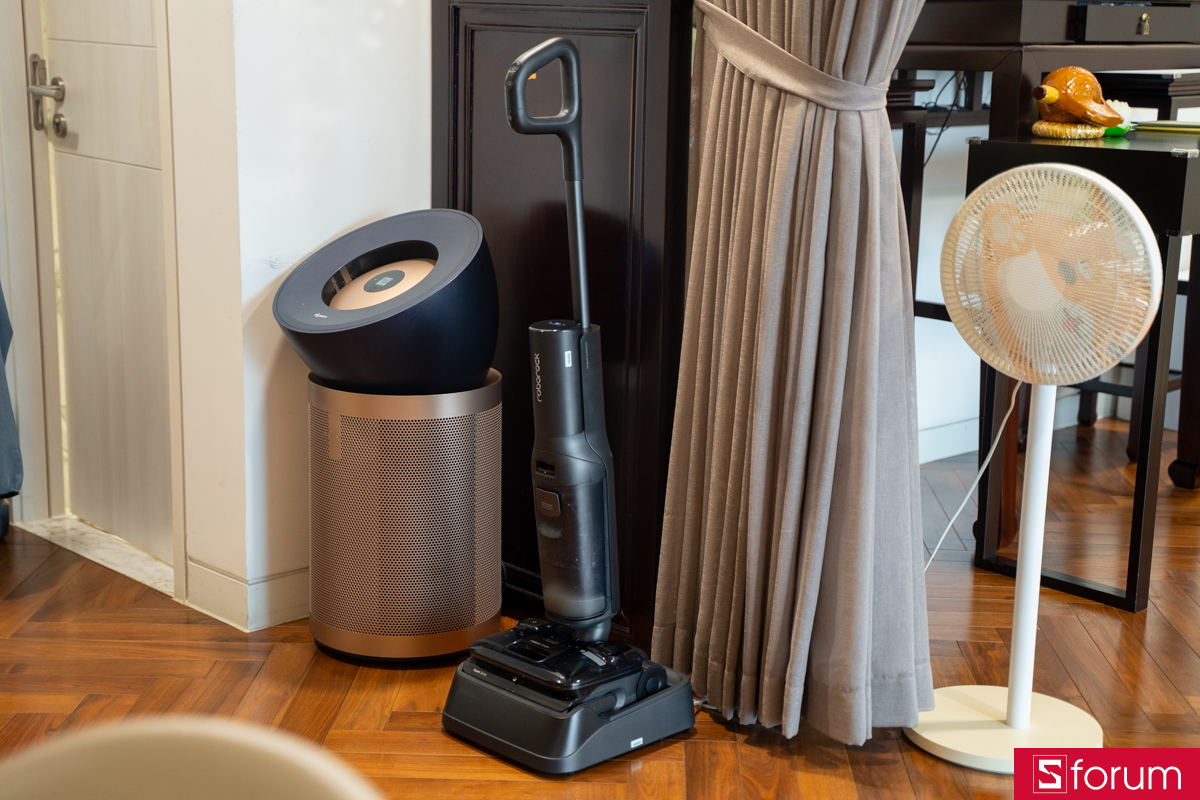 Đế sạc kiêm sấy khô của Roborock F25 Ace Pro