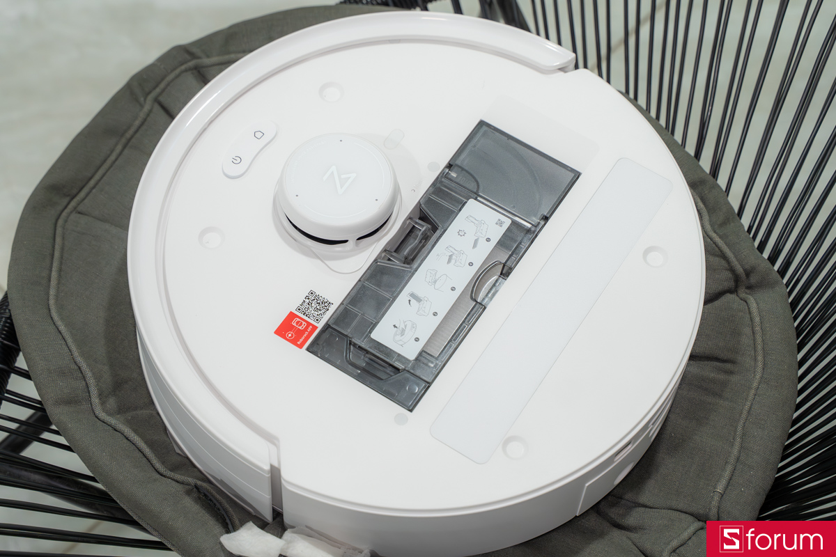 Hộp chứa bụi trên Roborock Qrevo Curv 2 Flow