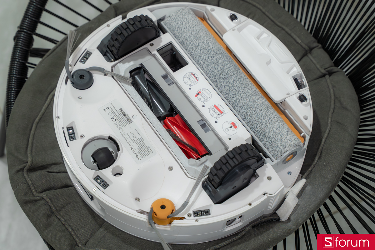 Mặt đáy Roborock Qrevo Curv 2 Flow