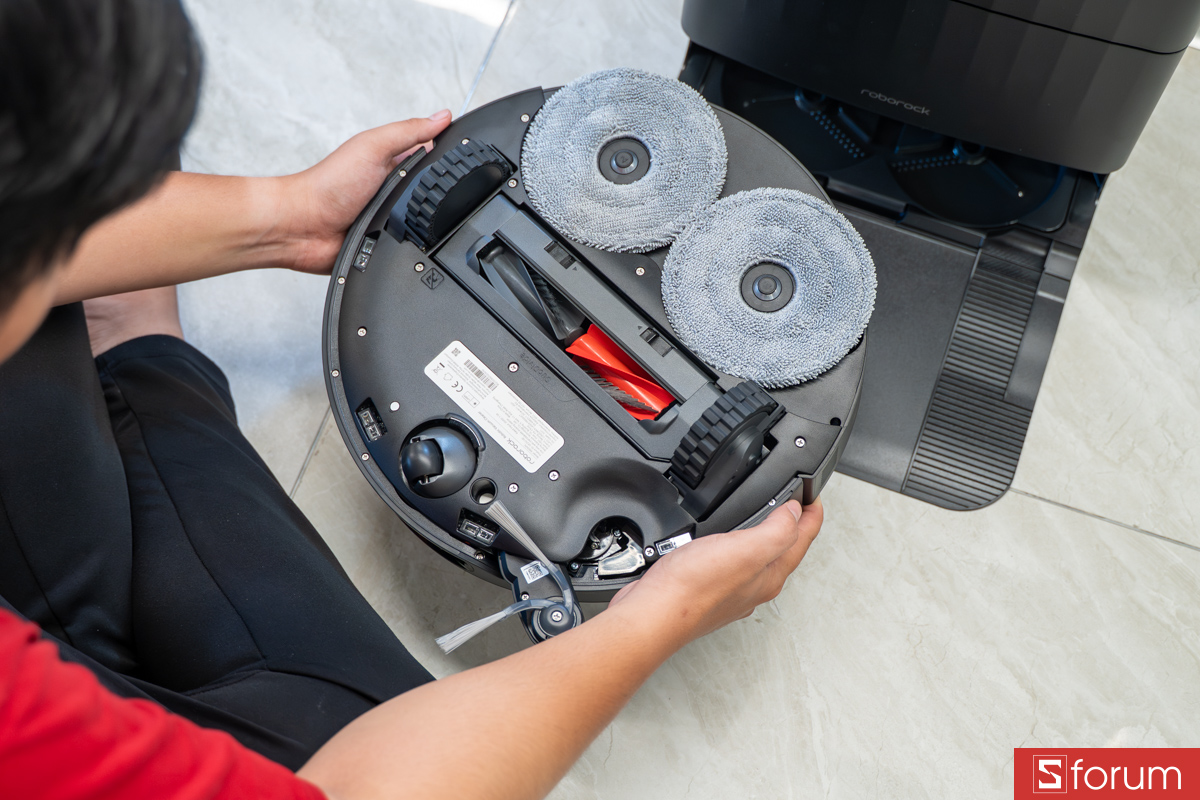 Mặt đáy Roborock Qrevo Edge 2