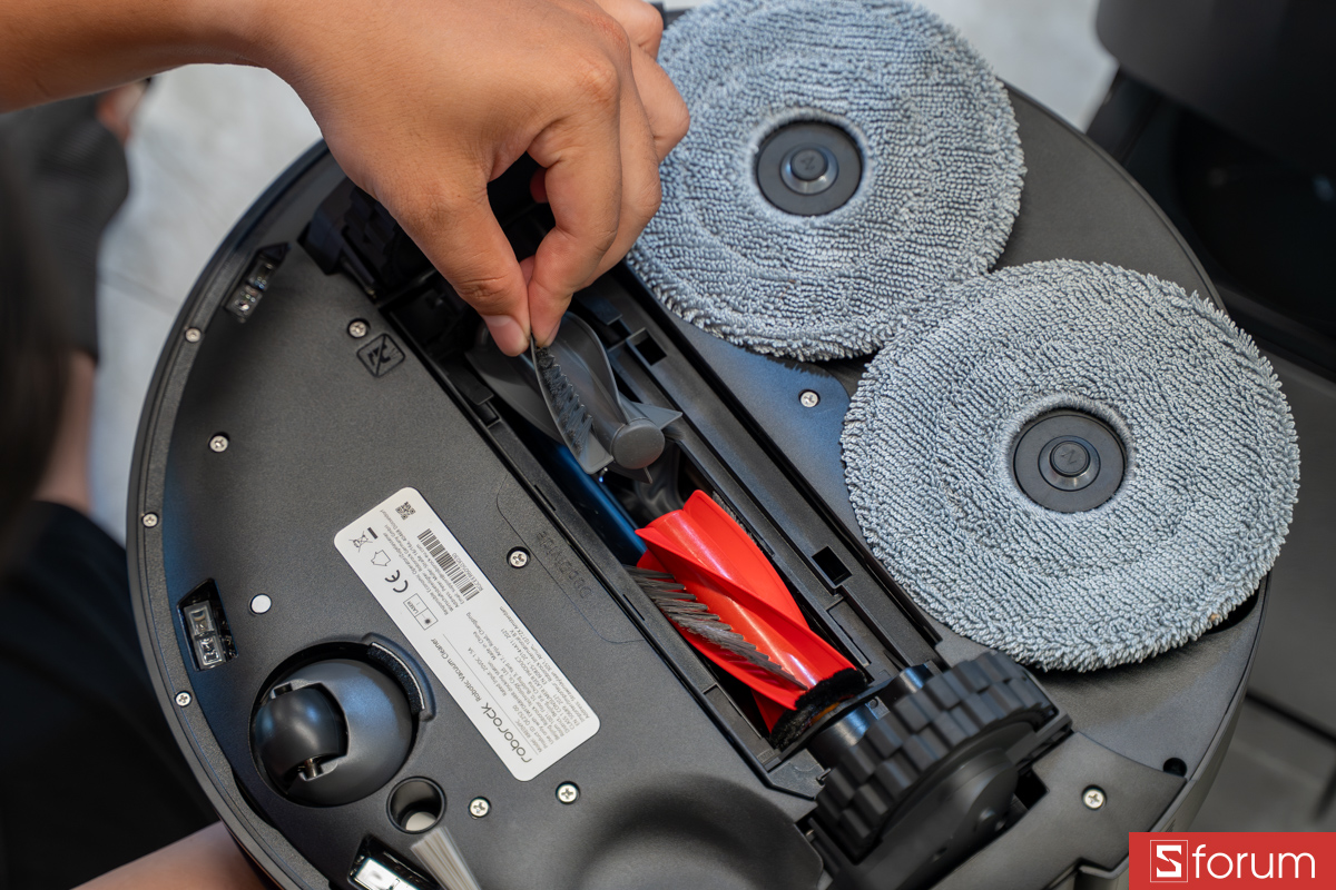 Tháo con lăn trên Roborock Qrevo Edge 2