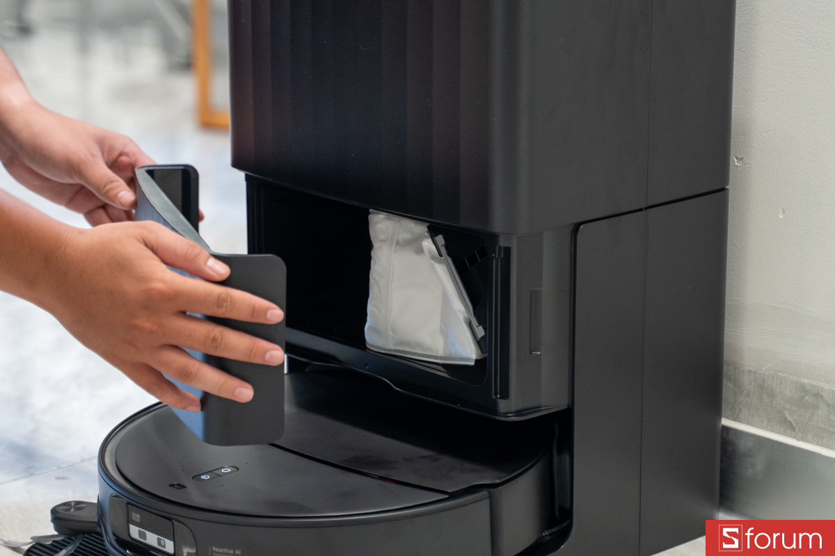 Vị trí túi rác trên Roborock Qrevo Edge 2