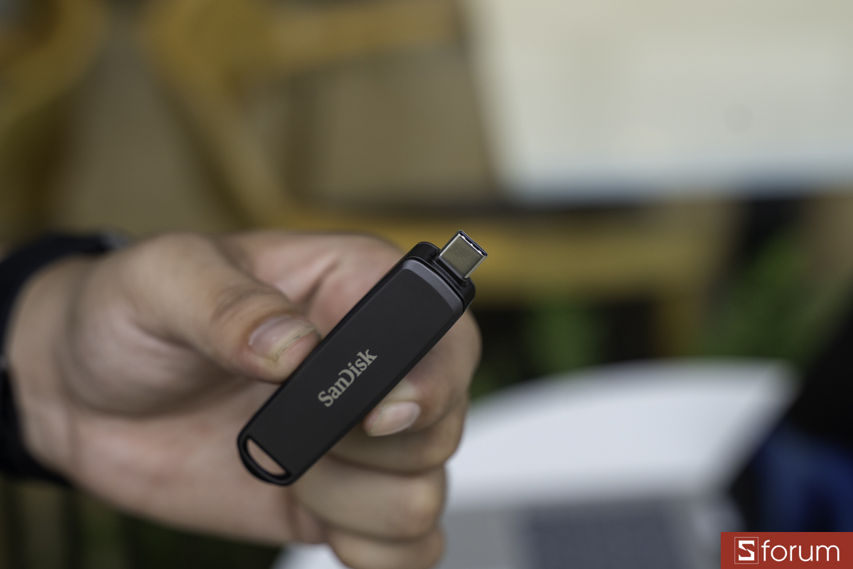 Đầu USB-C trên SanDisk Extreme Pro Dual Drive 512GB