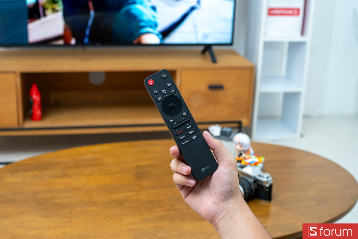 Remote đi kèm SMART TIVI LG UHD 4K 65 INCH