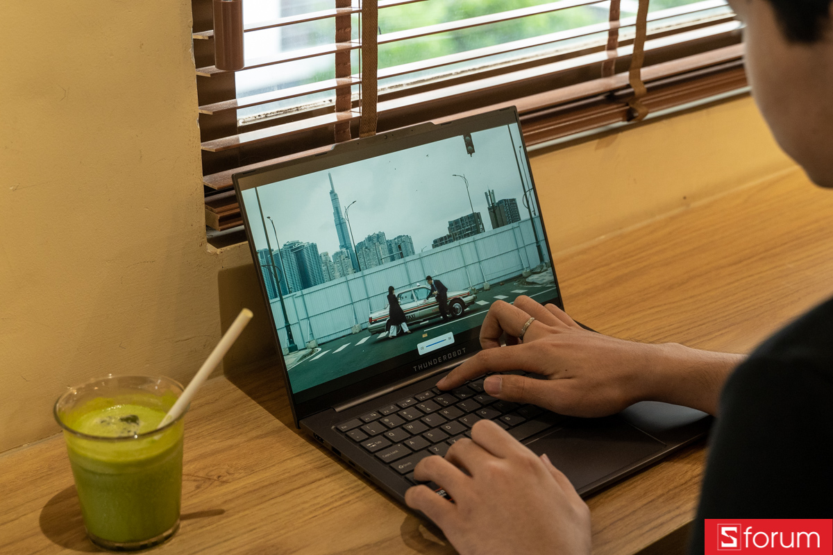 Nghe nhạc cùng Thunderobot AiBook 14 Air