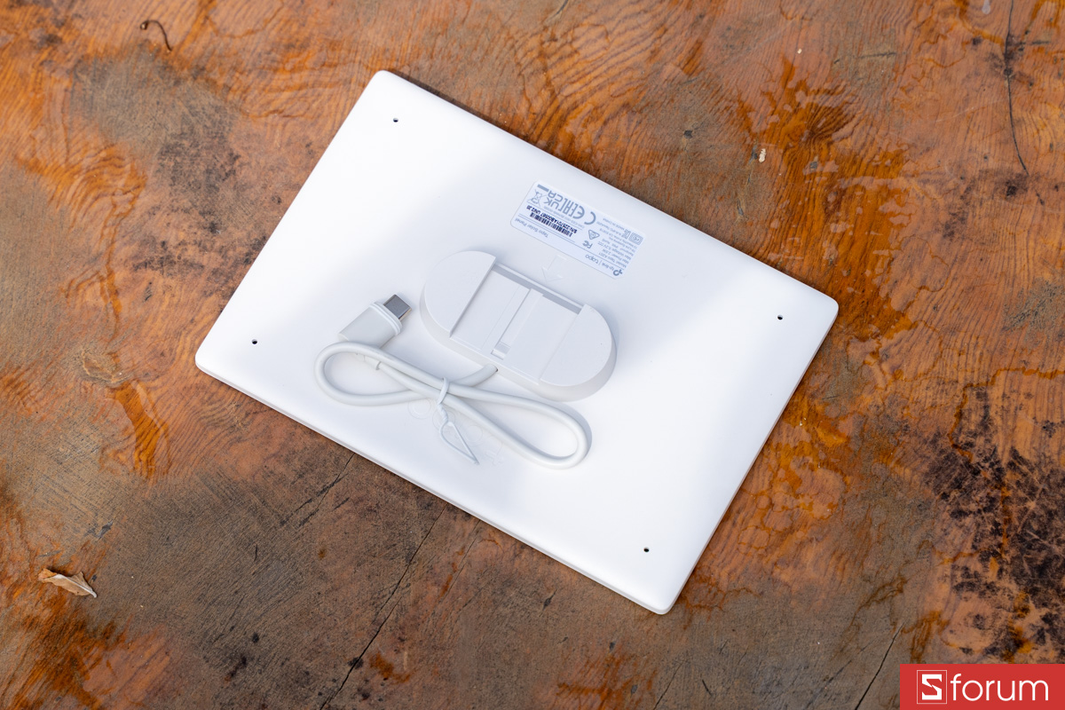 Mặt sau tấm năng lượng mặt trời Tapo A201