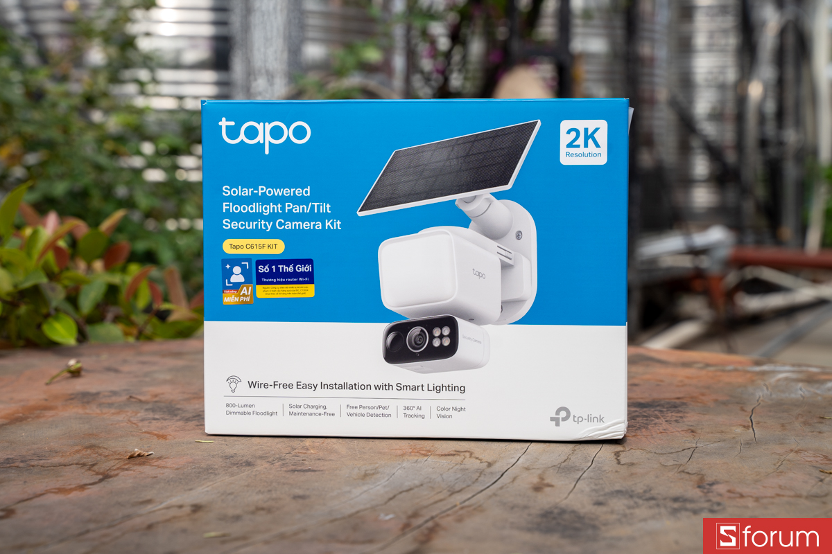 Mặt trước vỏ hộp TP-Link Tapo C615F