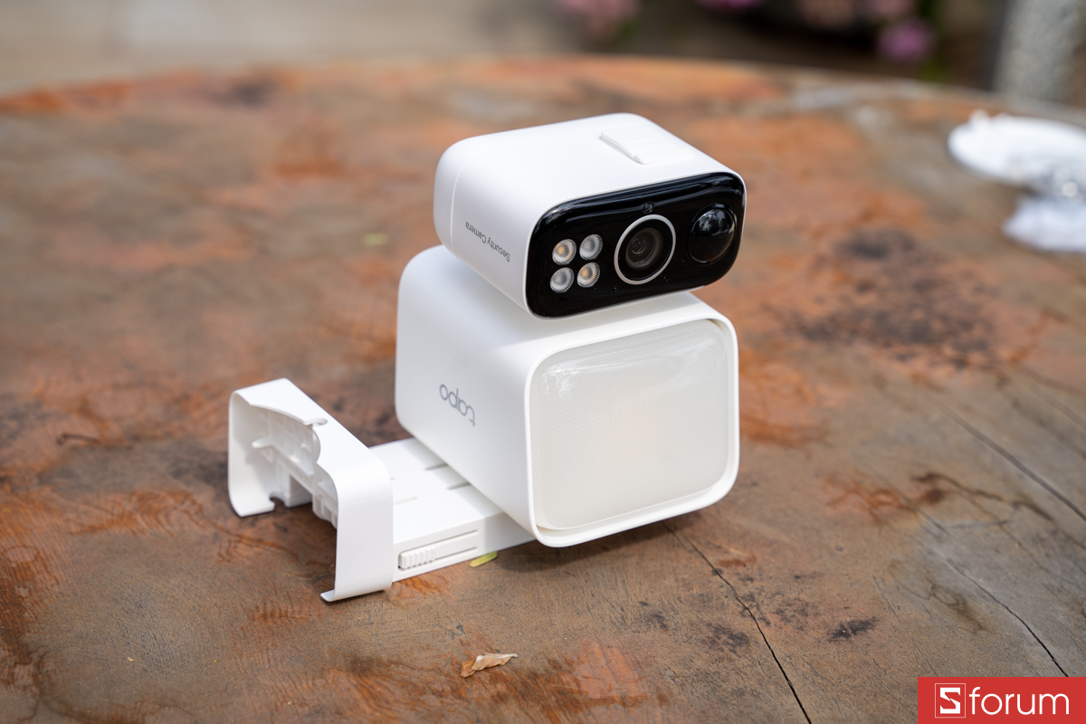 Ngoại hình TP-Link Tapo C615F