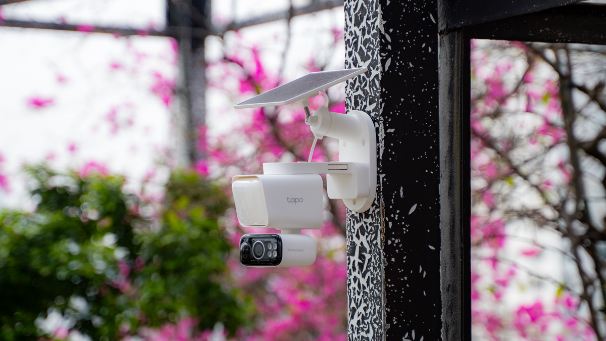 Trên tay TP-Link Tapo C615F: Camera 2K không dây, pin + năng lượng mặt trời, xoay 360°, giá 1.69 triệu