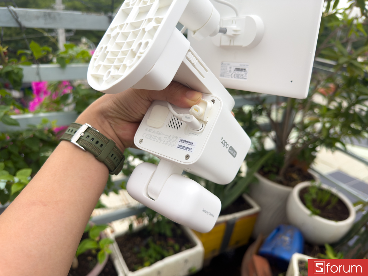Cổng nguồn trên TP-Link Tapo C645D KIT