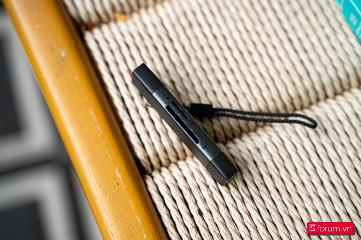 Khe cắm thẻ nhớ trên Tp-Link UA430D USB 3.0