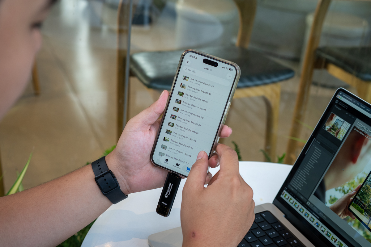 Có thể sử dụng với iPhone qua OTG