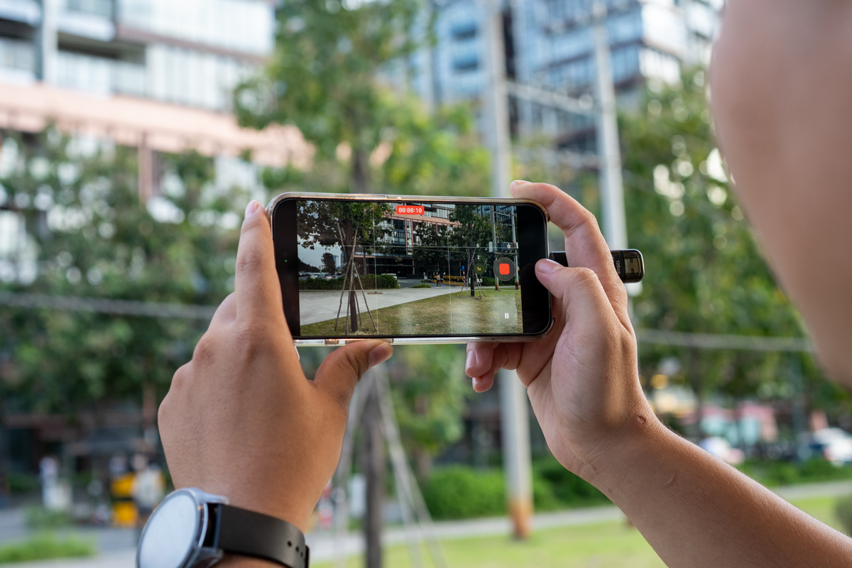 Lưu trữ video trên iPhone vào Transcend ESD310C