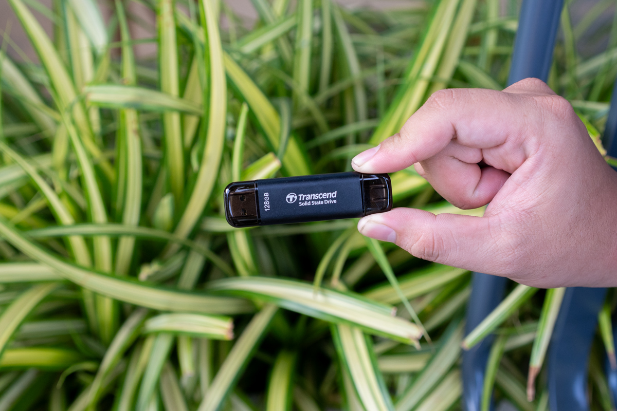 Trên tay Transcend ESD310C