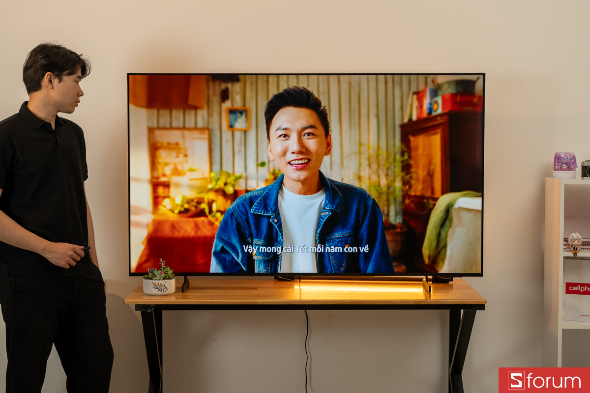 Mặt trước TV Samsung UHD 4K 65 inch 65U8500F