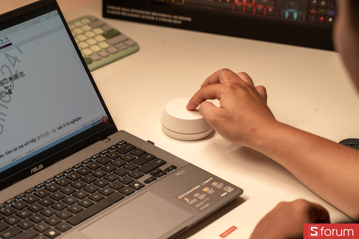 Thay đổi màu sắc bằng cách nhấn giữ