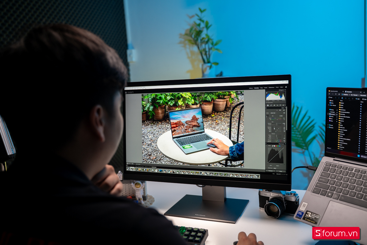 Làm việc trên màn hình Viewsonic ColorPro VP2788-5K