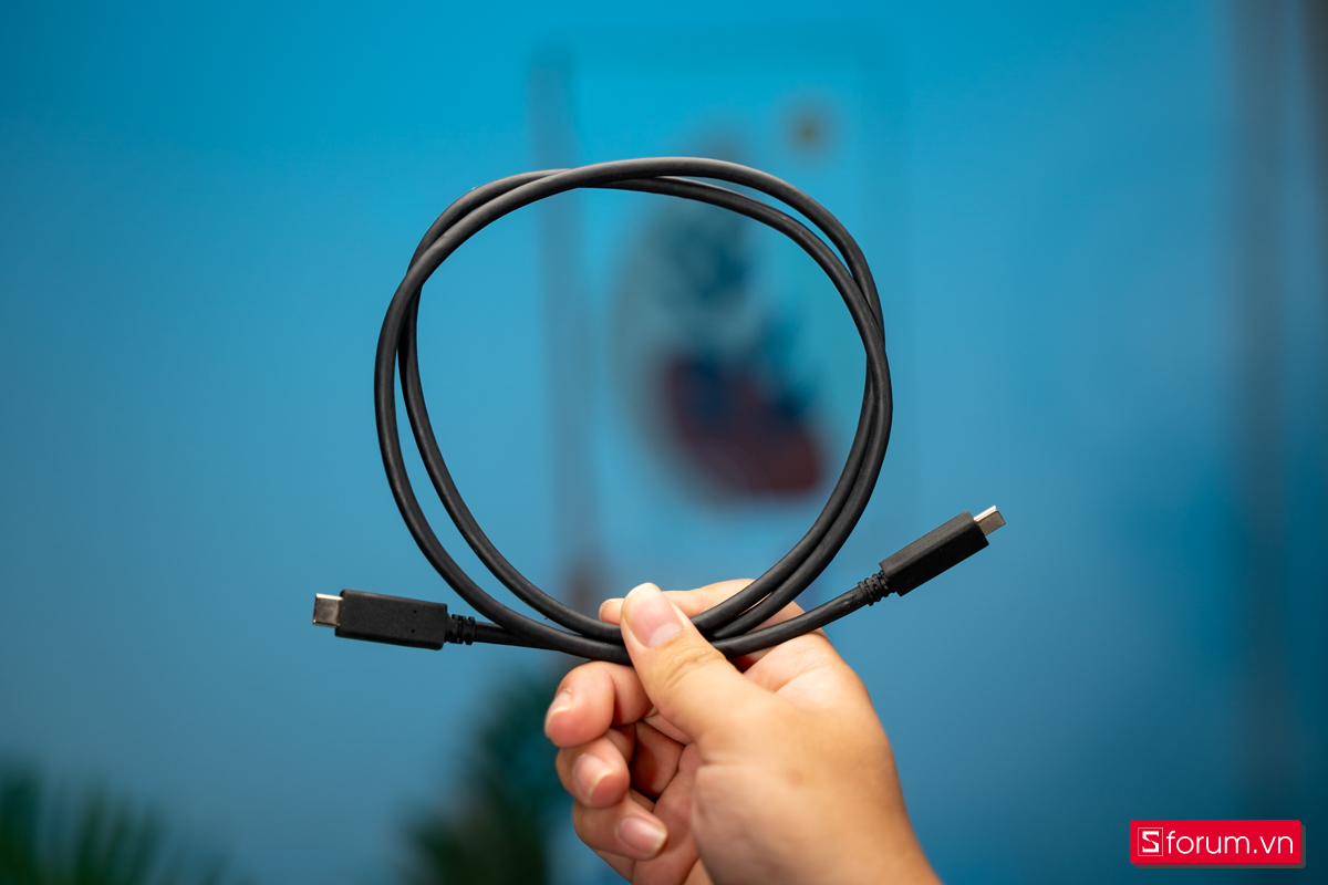 Cáp USB-C chuẩn Thunderbolt 4