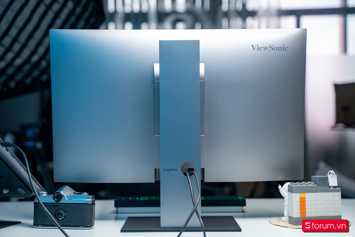 Mặt sau Viewsonic ColorPro VP2788-5K