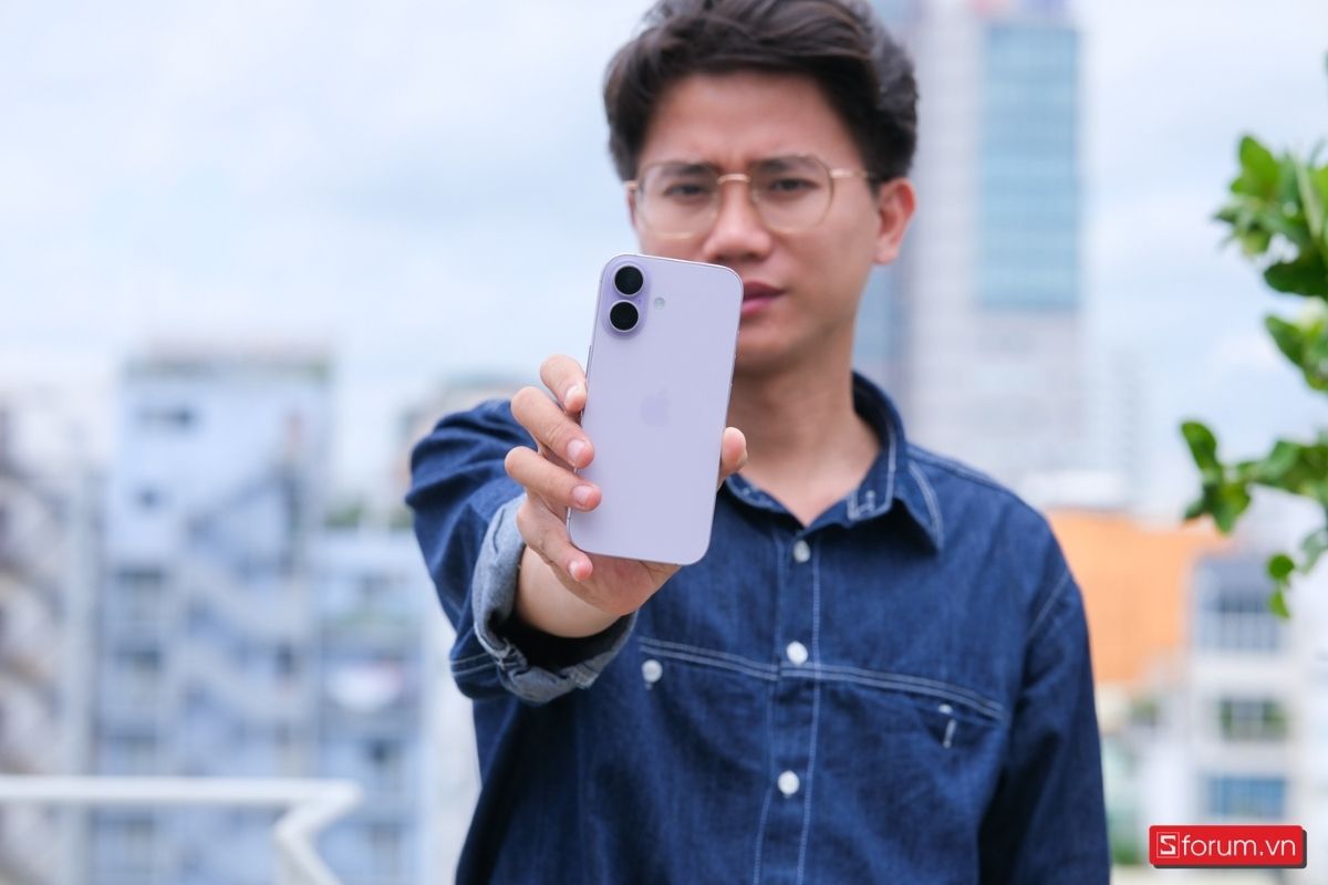 Ảnh thực tế iPhone 17 màu tím có gì đặc biệt