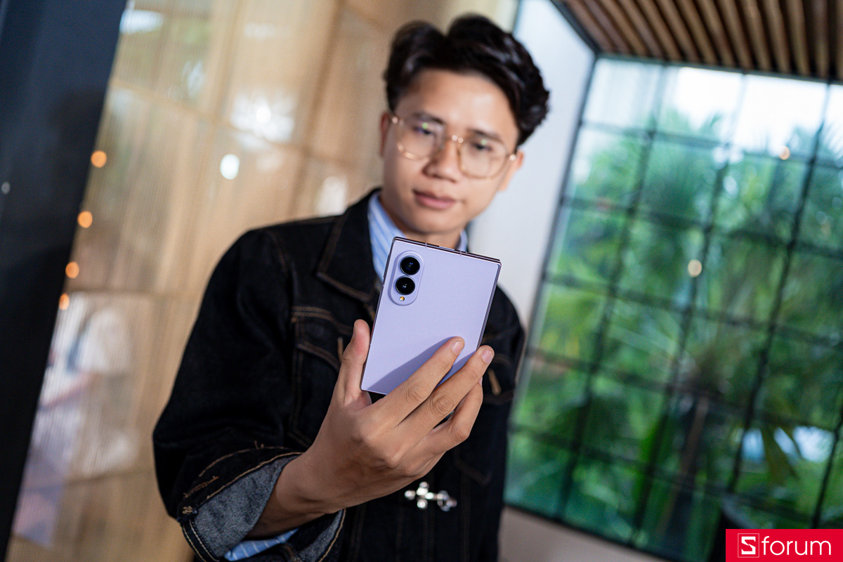 Samsung Galaxy Z Fold 8 có mấy màu - Màu tím