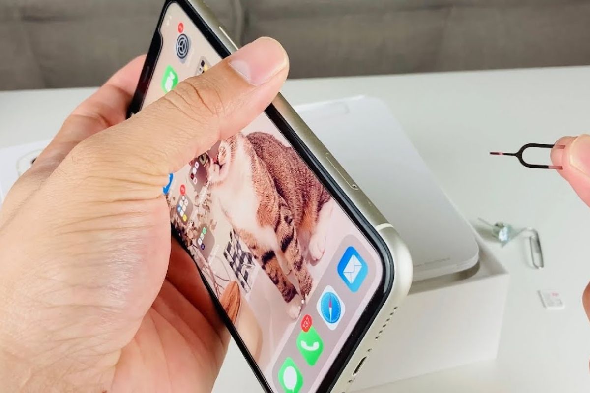 Tháo và lắp lại SIM cho iPhone