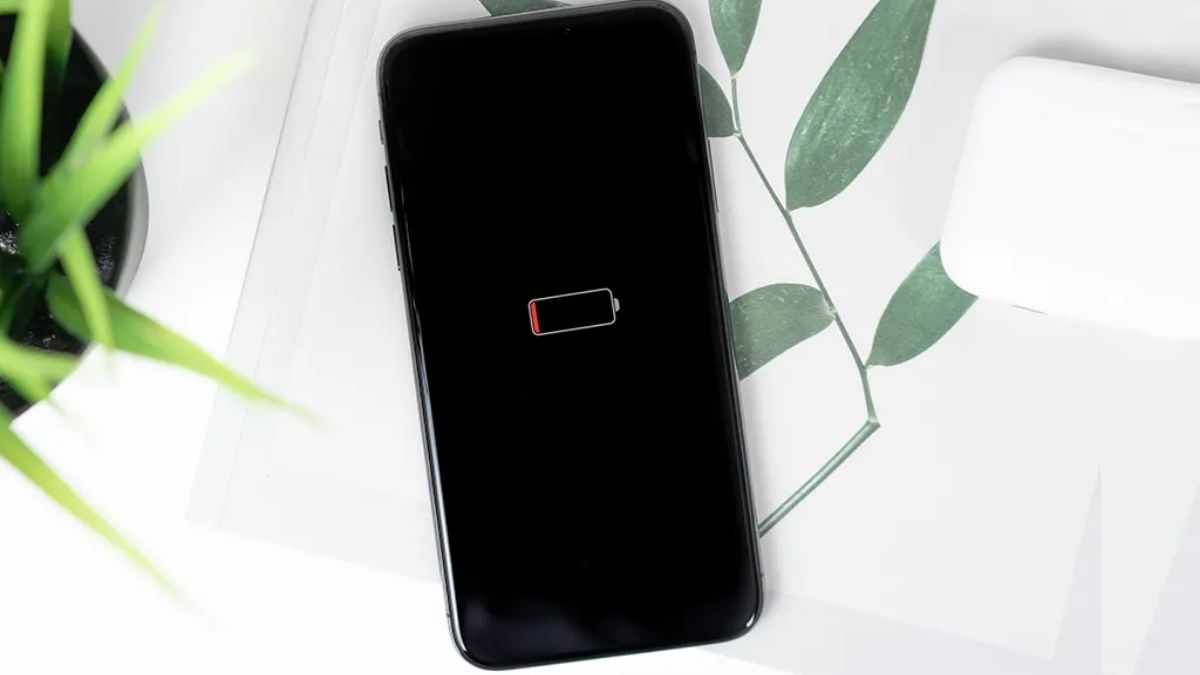 iPhone hết pin sạc không lên: Nguyên nhân & cách khắc phục