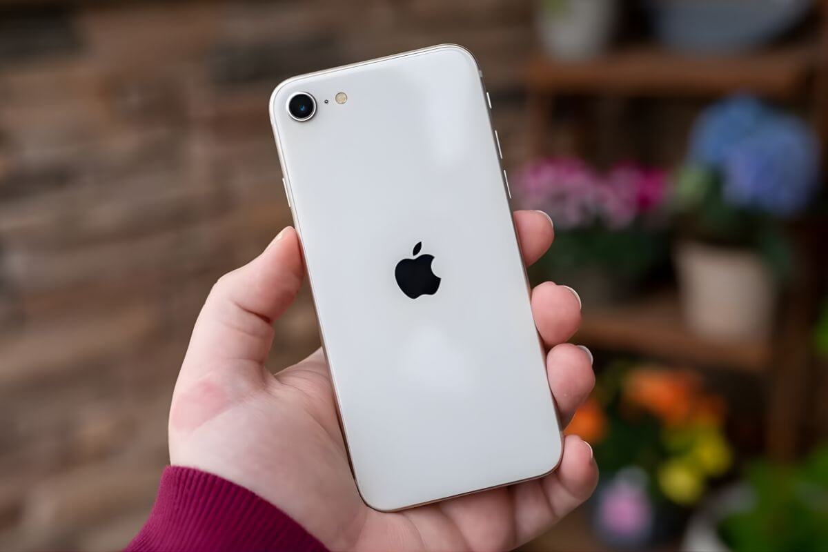 iPhone SE (Special Edition) được ra mắt lần đầu vào ngày 21/3/2016
