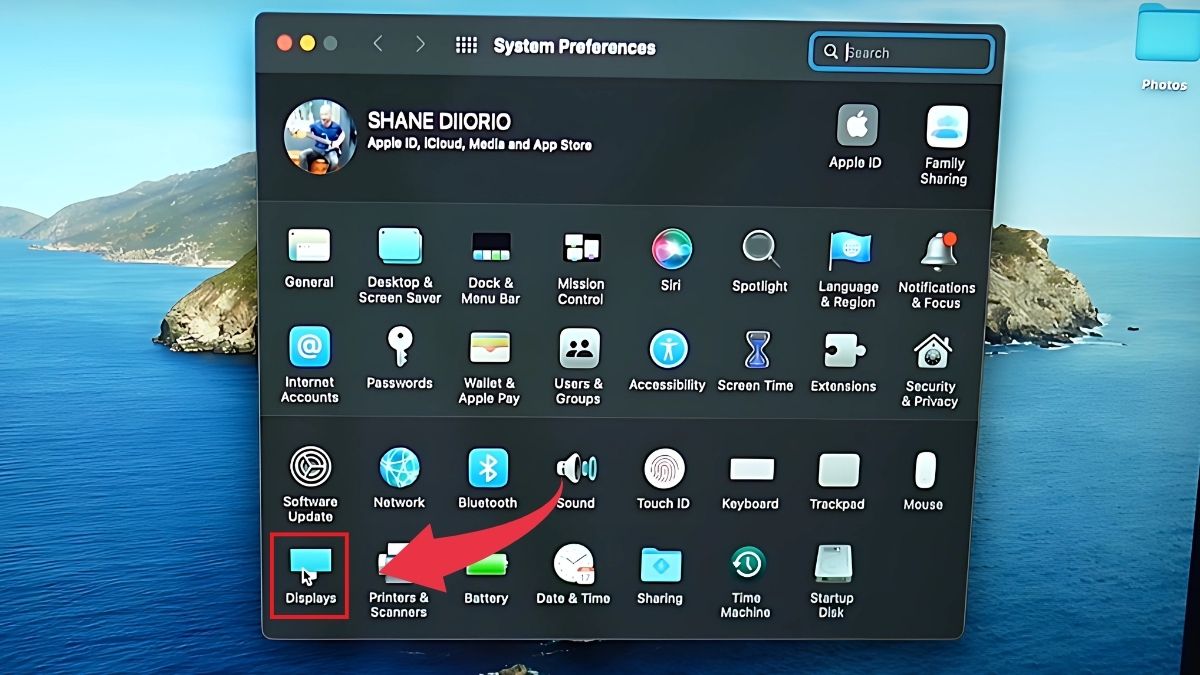 Kết nối laptop với máy chiếu qua HDMI trên macOS - bước 1
