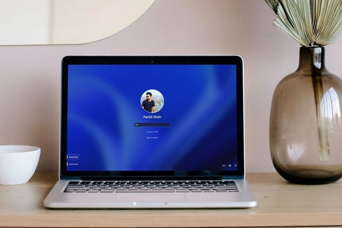 Màn hình máy tính bị xoay ngang do phím tắt