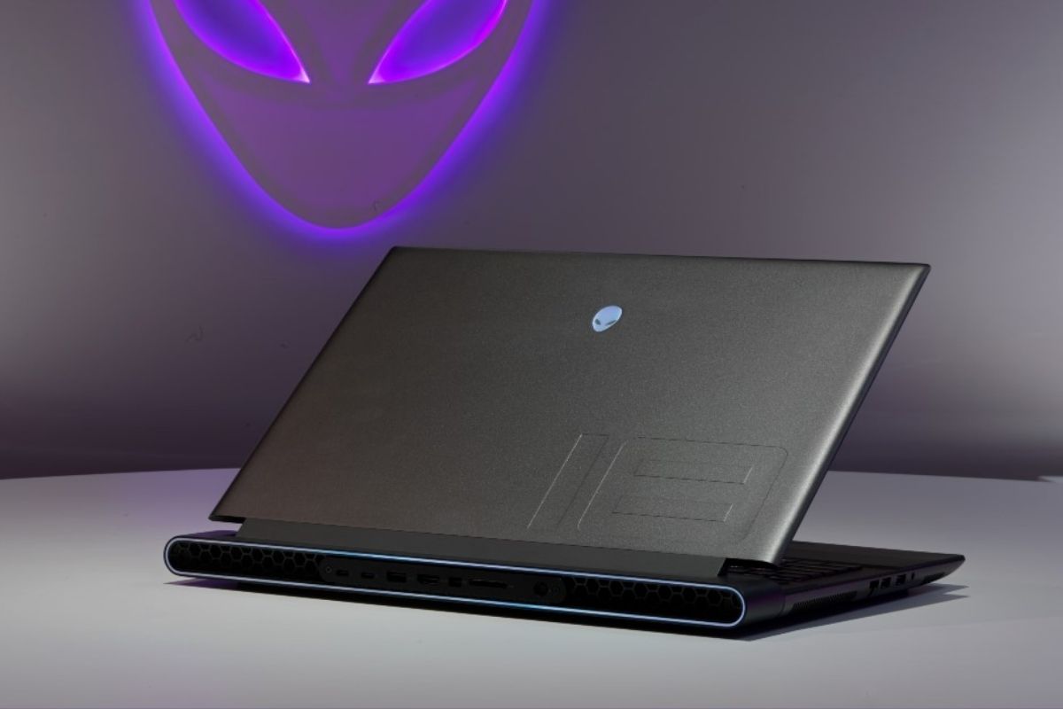 Mua laptop dell dòng nào tốt nhất - Dell Alienware