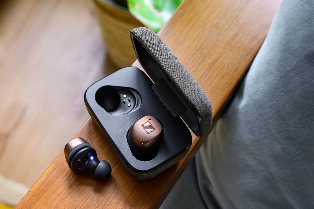 Tai nghe Sennheiser Momentum True Wireless 4 được đánh giá cao nhờ thiết kế tinh tế